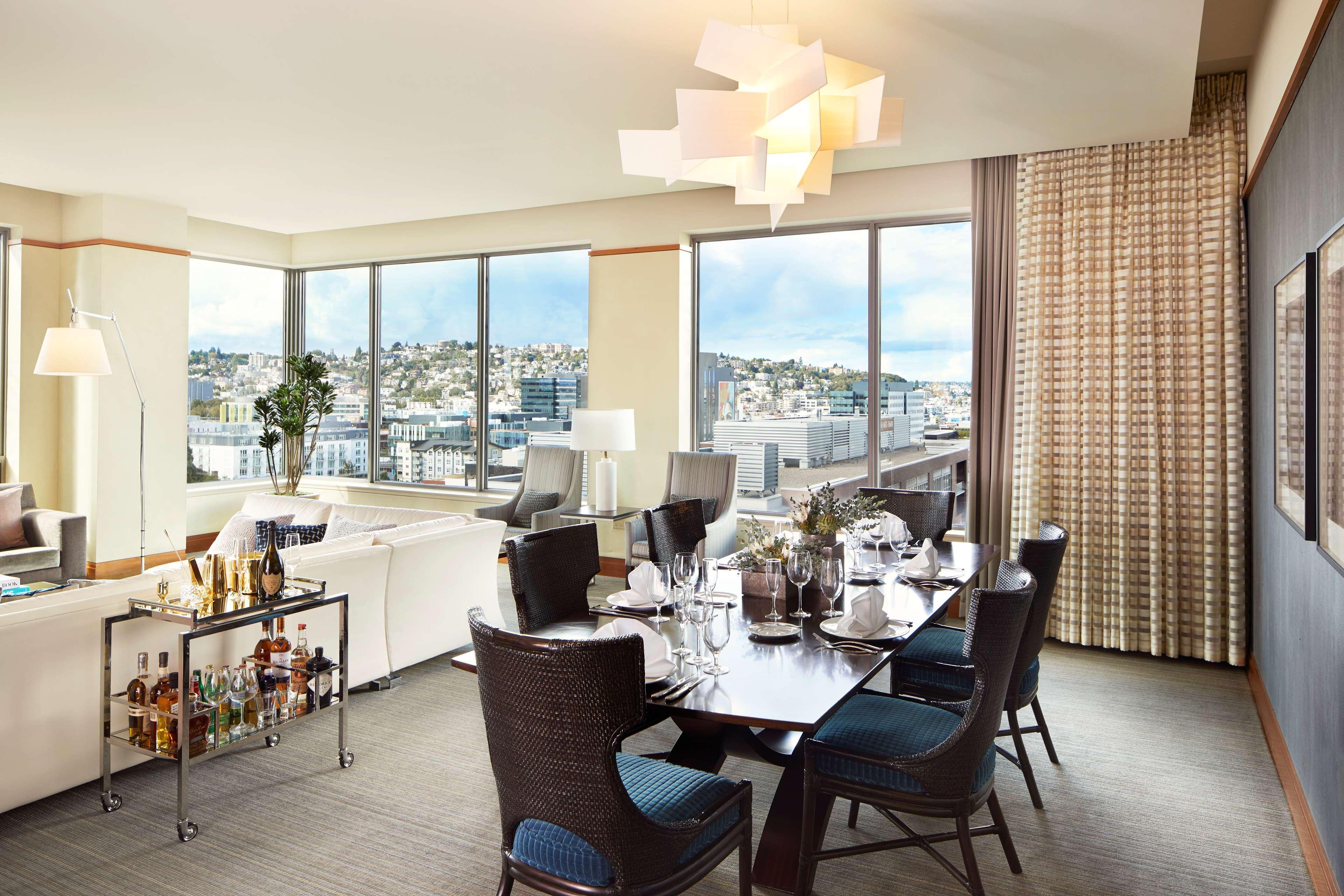 1 Hotel Сиатъл Екстериор снимка A dining room at the Four Seasons Hotel