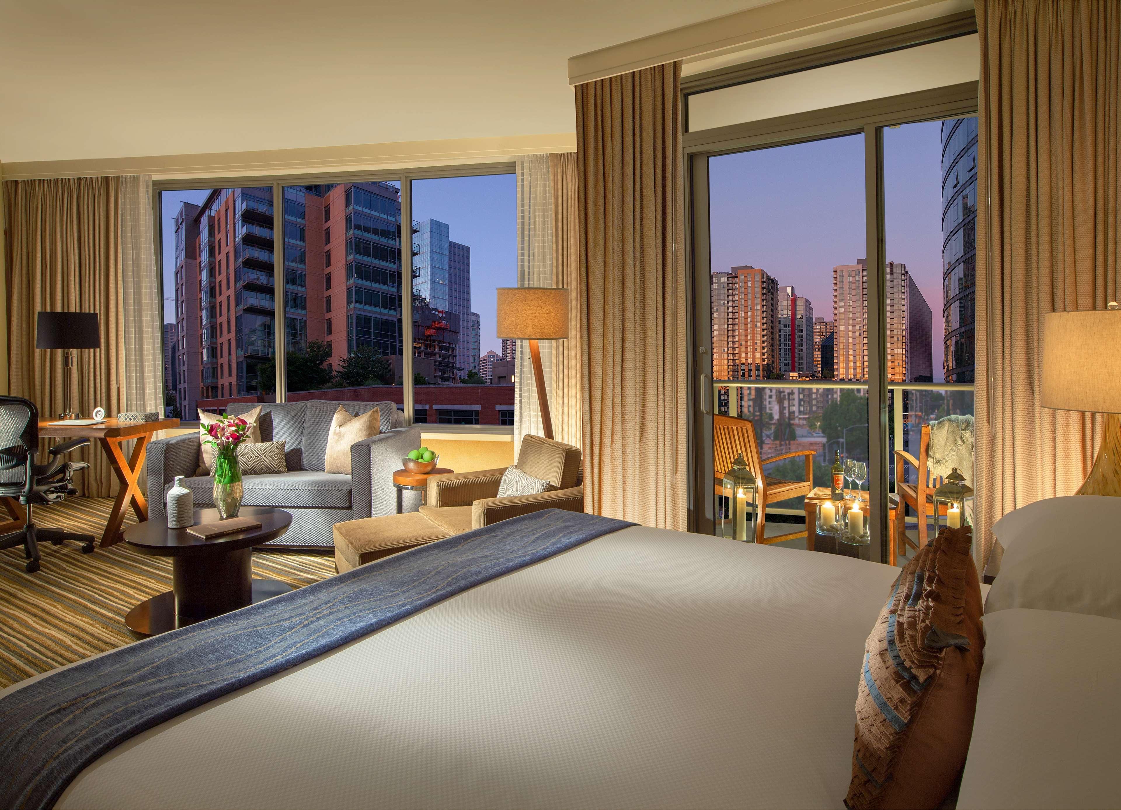 1 Hotel Сиатъл Екстериор снимка A suite at the Mandarin Oriental, Dubai